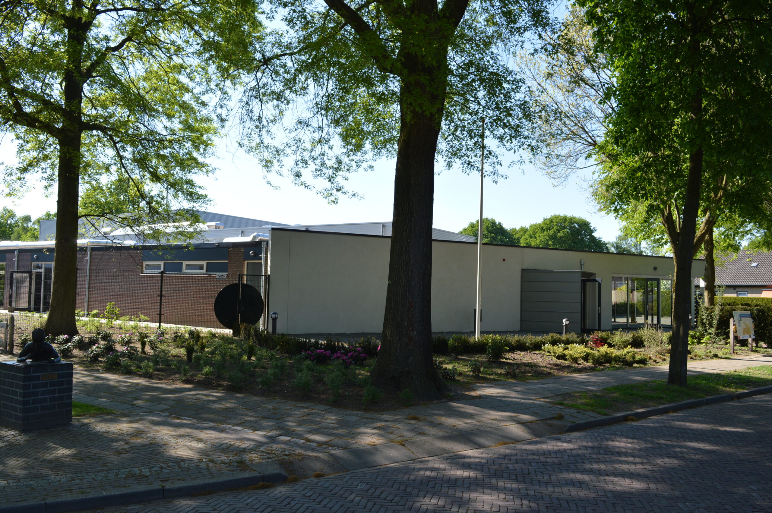 Vernieuwd Dorpshuis De Hezebrink in Emst.