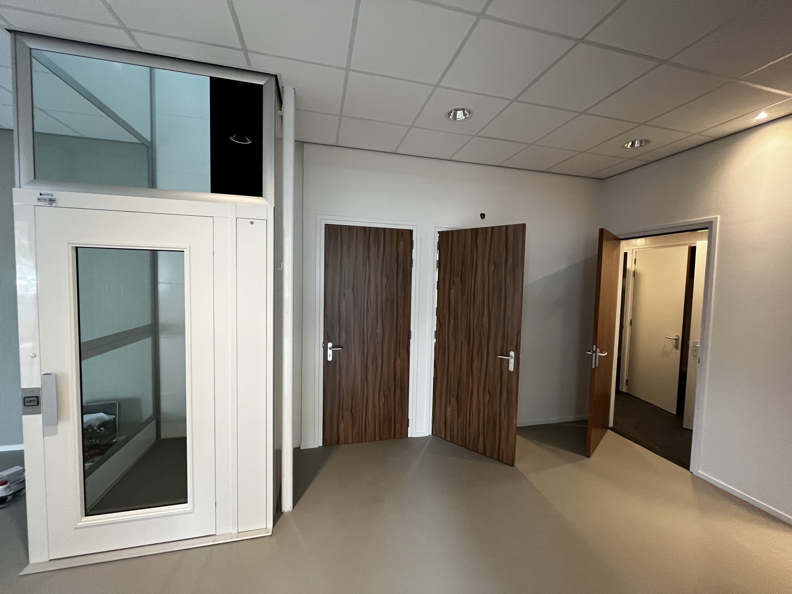 Kerkelijk centrum Het Anker in Vaassen met gerestaureerd Snuffelhuis en nieuwbouw.