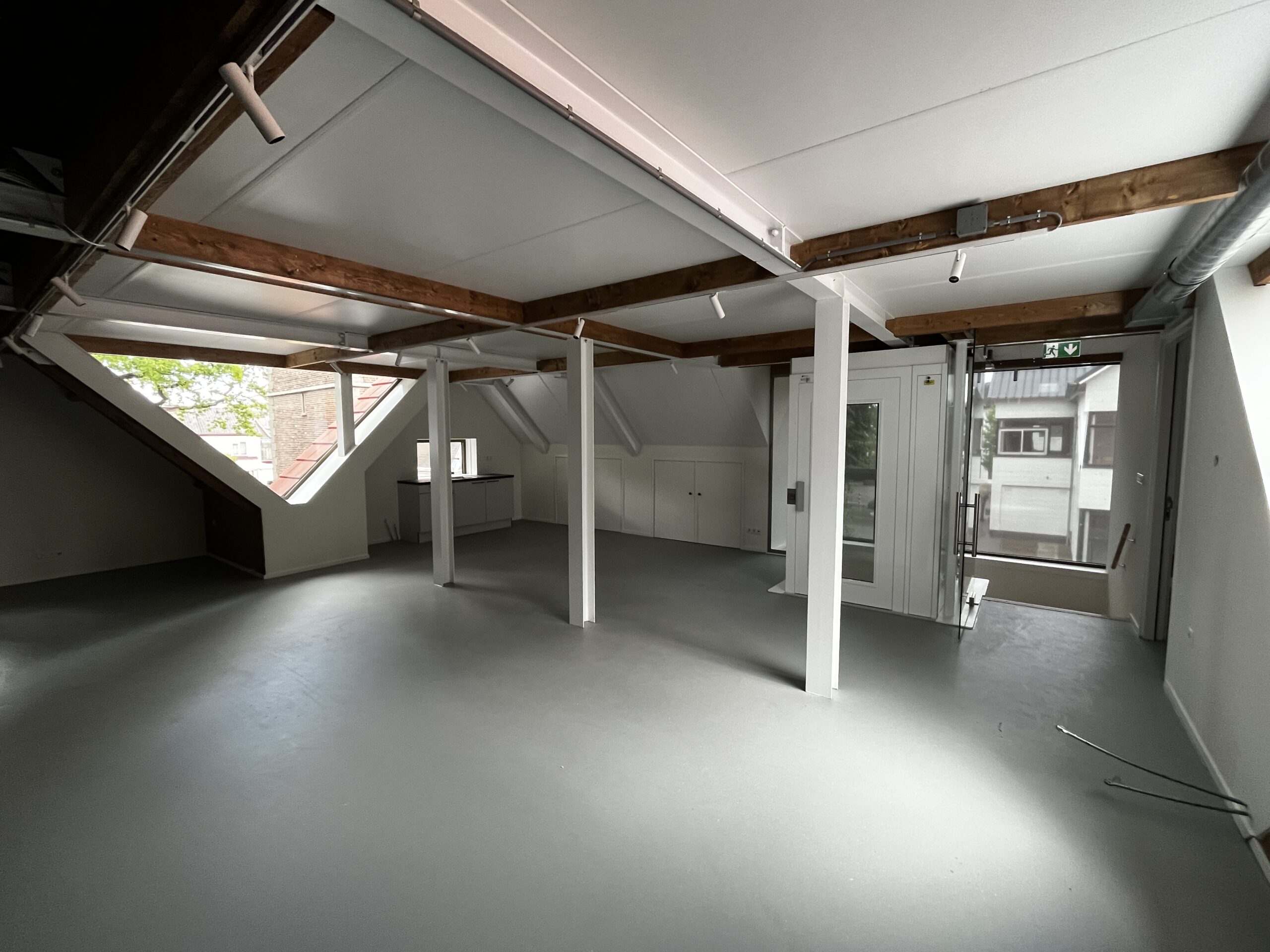 Kerkelijk centrum Het Anker in Vaassen met gerestaureerd Snuffelhuis en nieuwbouw.