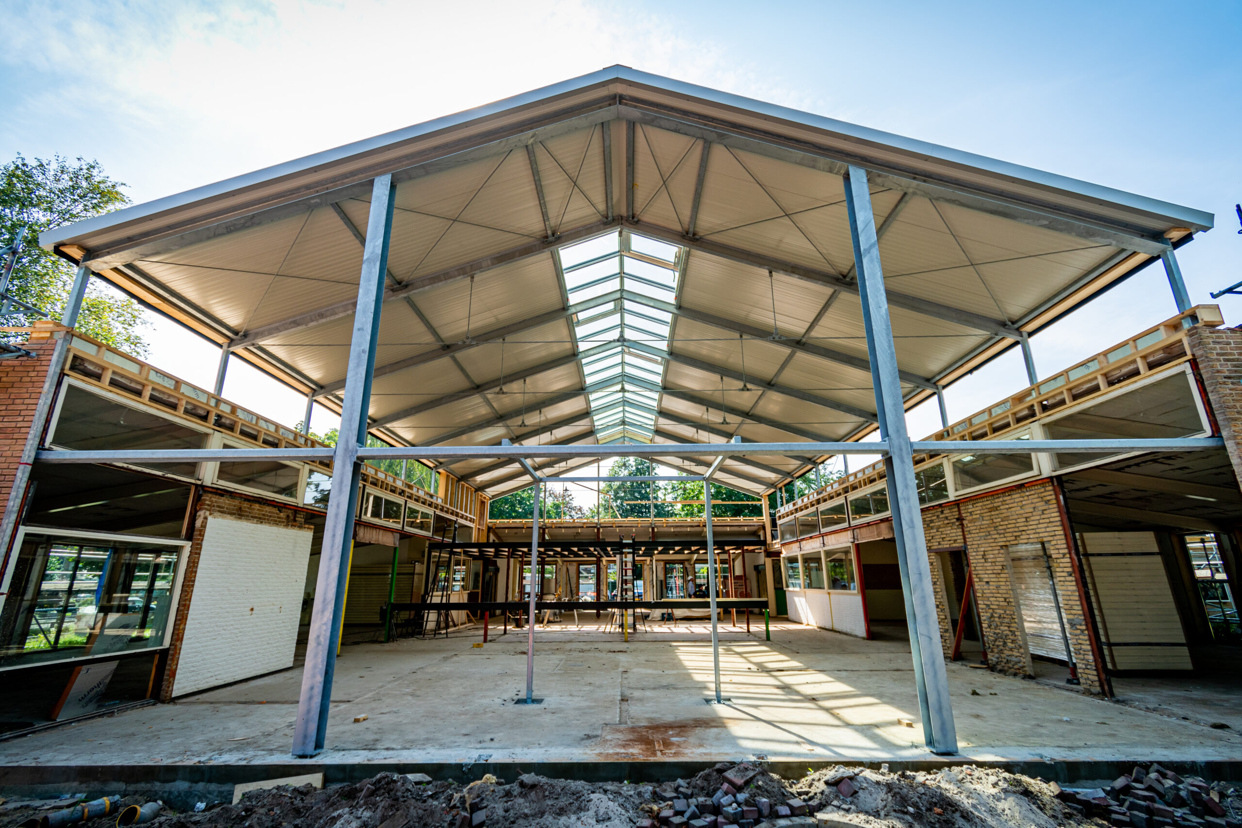 Bouwbedrijf Van Laar realiseert vernieuwbouw van schoolgebouw.
