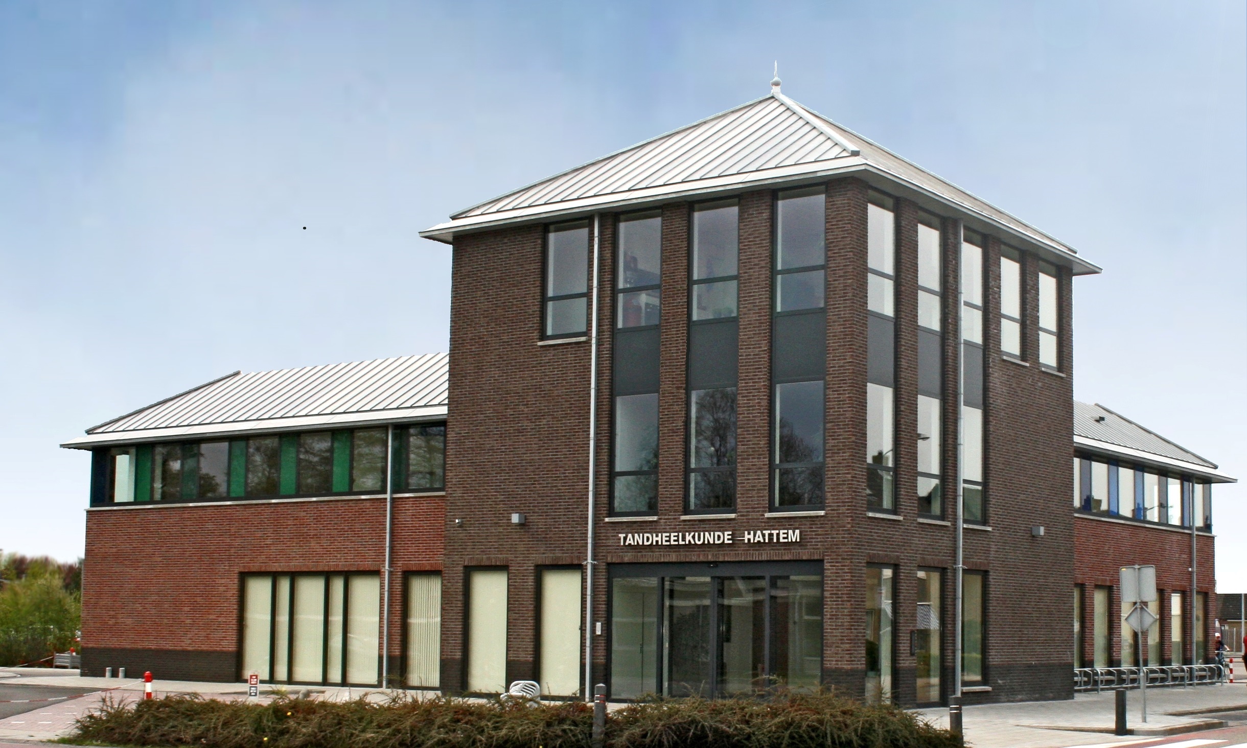 Nieuwbouw van het Apotheek en Tandheelkundig Centrum in Hattem