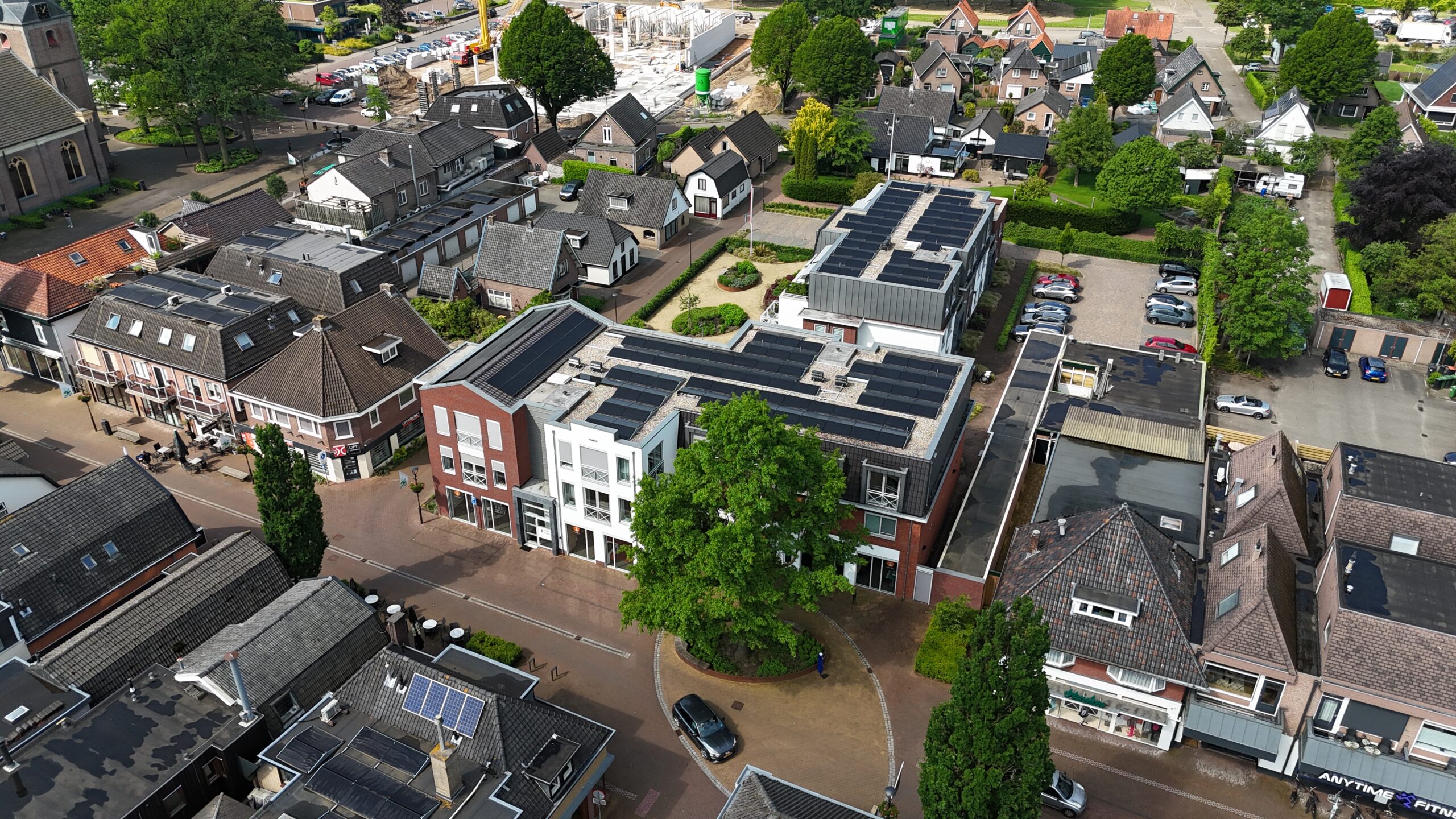 Appartementencomplex met hoogwaardige gevels en moderne uitstraling.