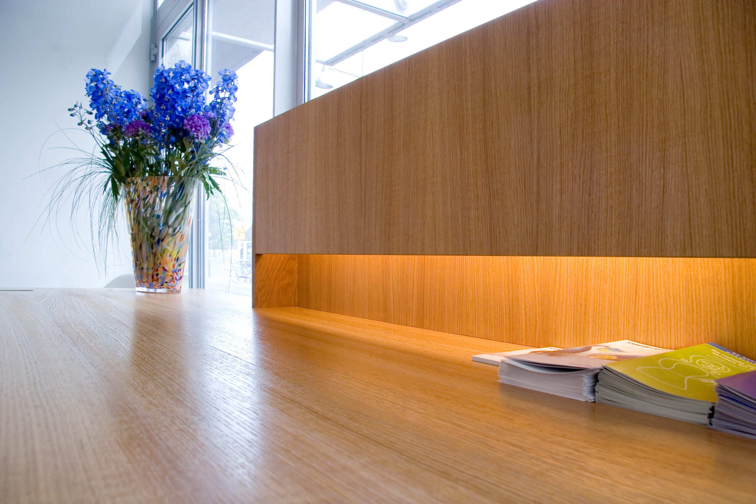 Compleet afgewerkte mondhygiënistepraktijk in een nieuwbouw winkelcomplex.