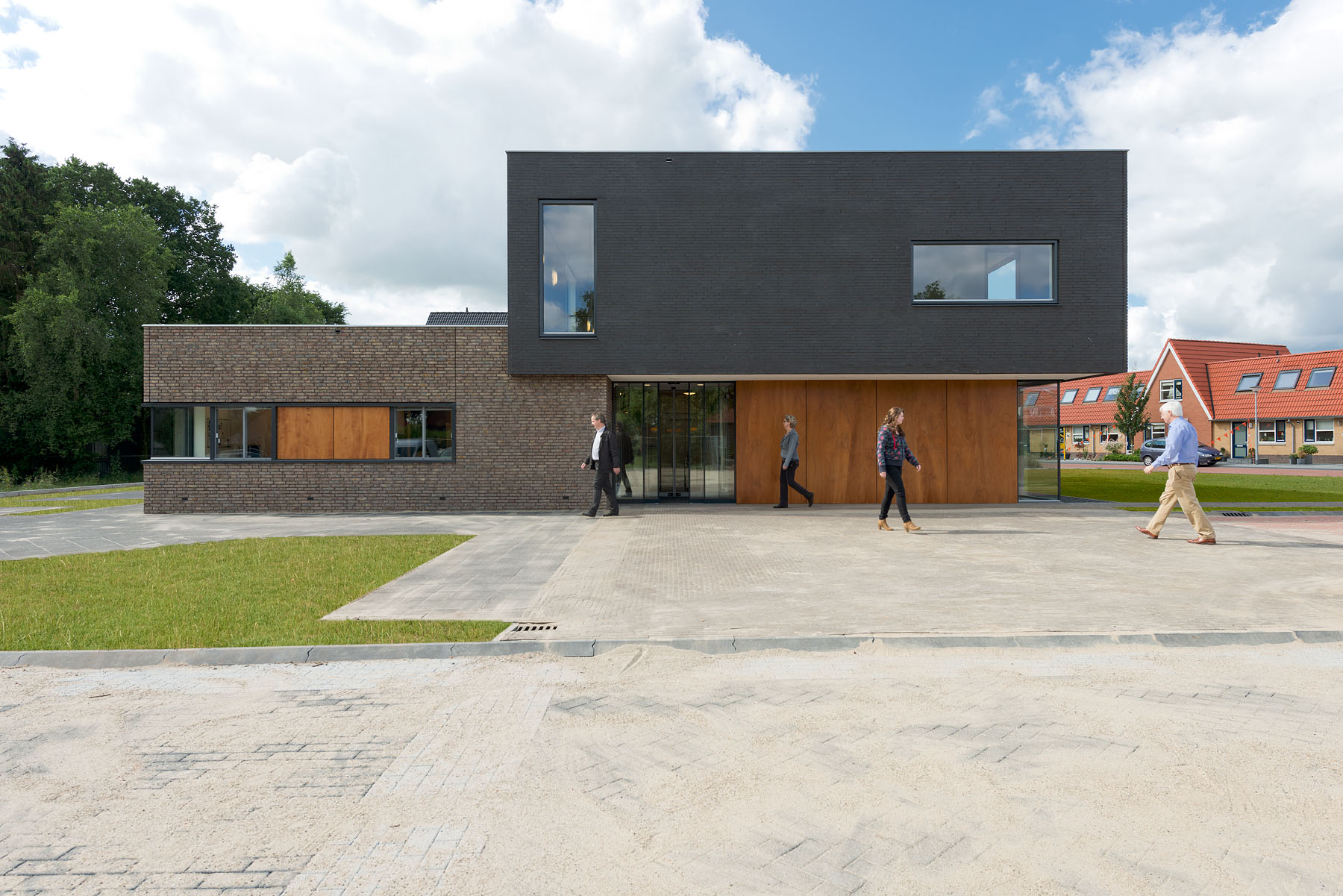 Moderne architectuur van het Gezondheidscentrum Emst.