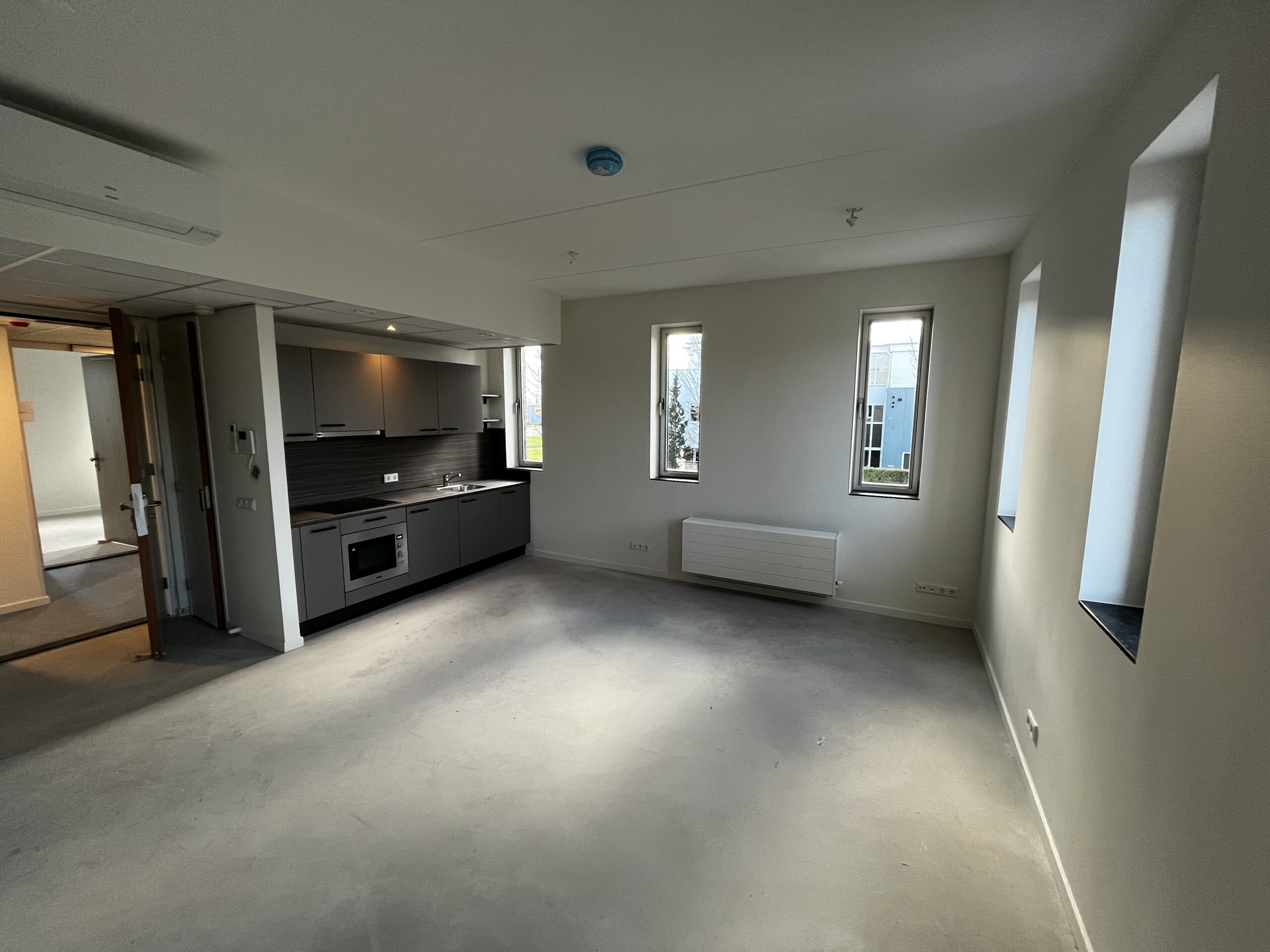 Bouwbedrijf Van Laar transformeerde een bestaand kantoorpand in Zeewolde naar 23 moderne zorgwooneenheden.