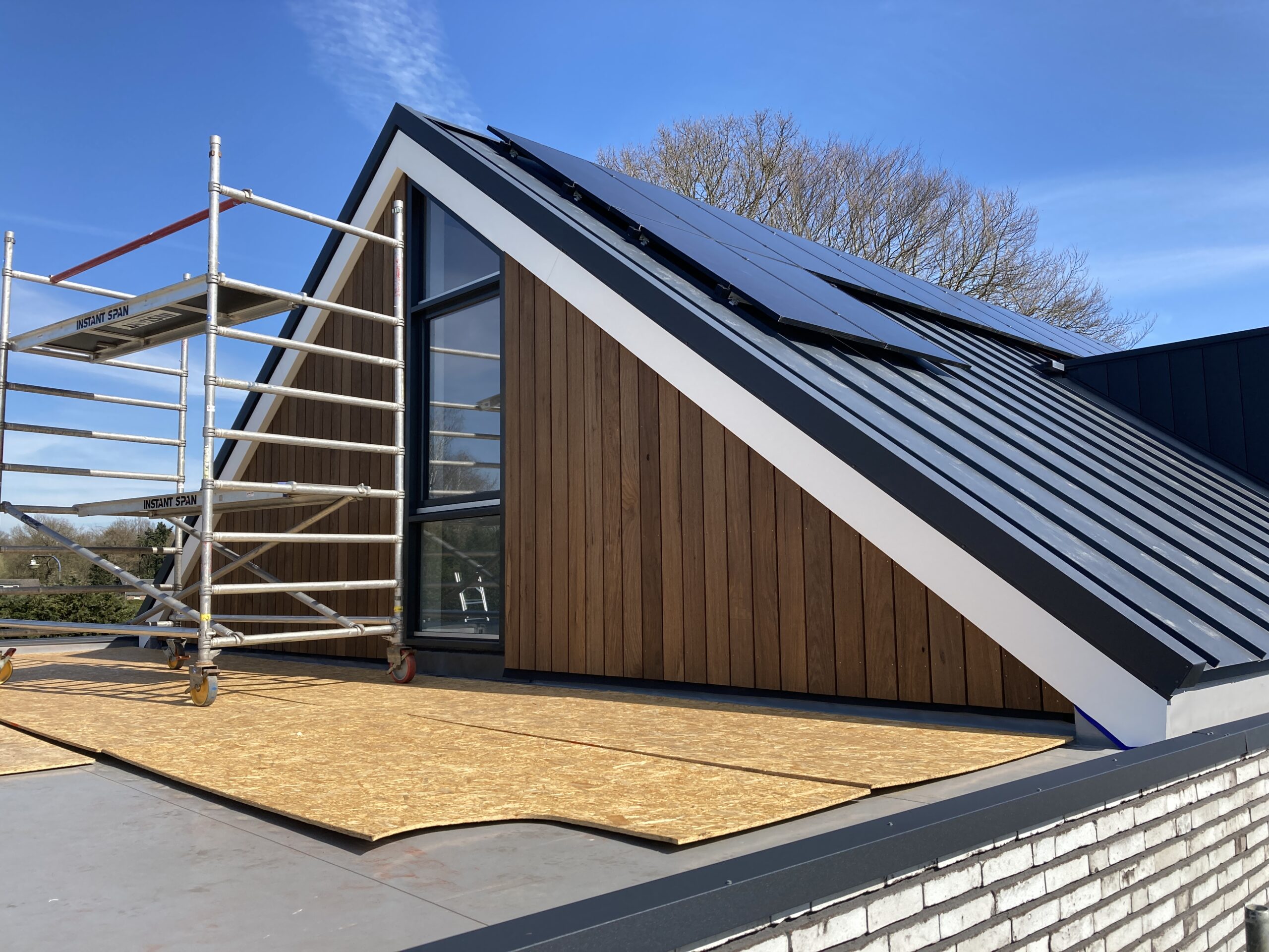 Prefab bouwmethode tijdens realisatie van vrijstaande woning in Heerde.