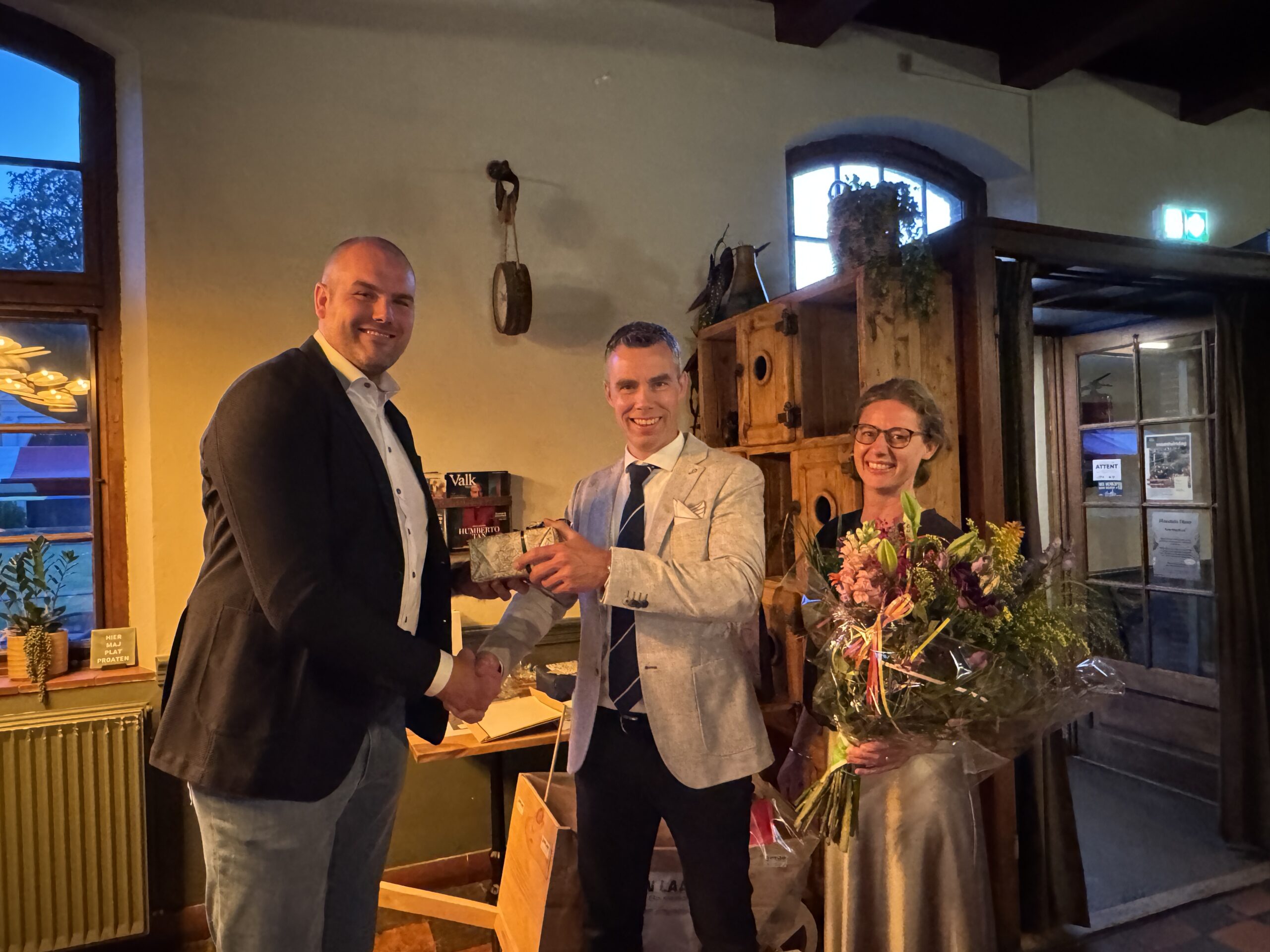 Gerben de Jong viert zijn 25-jarig jubileum bij Bouwbedrijf van Laar