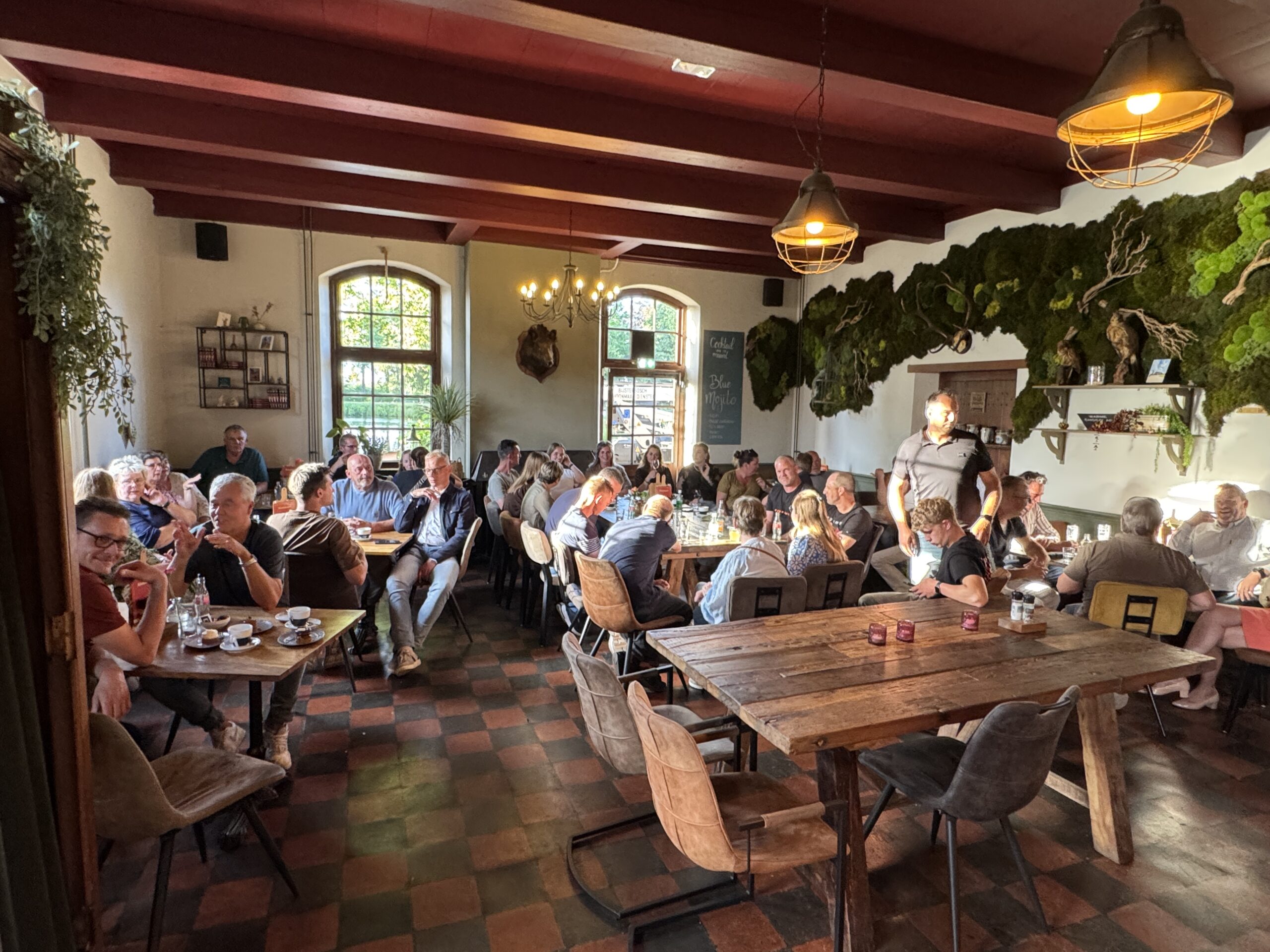 Gerben de Jong viert zijn 25-jarig jubileum bij Bouwbedrijf van Laar