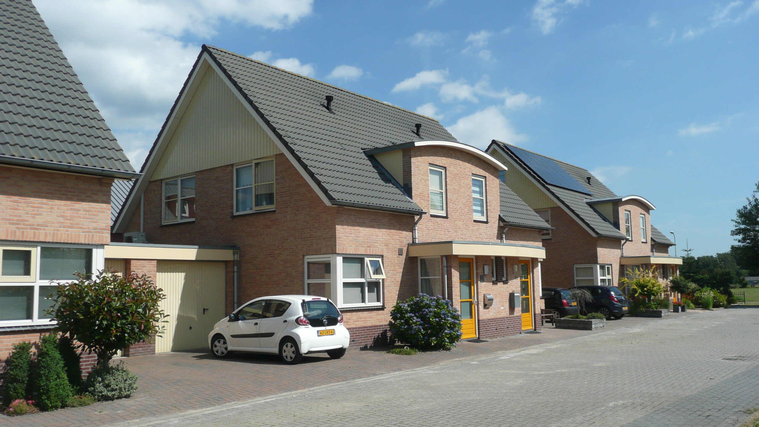 Vrijstaande nieuwbouwwoning met landelijke architectuur in Vaassen.