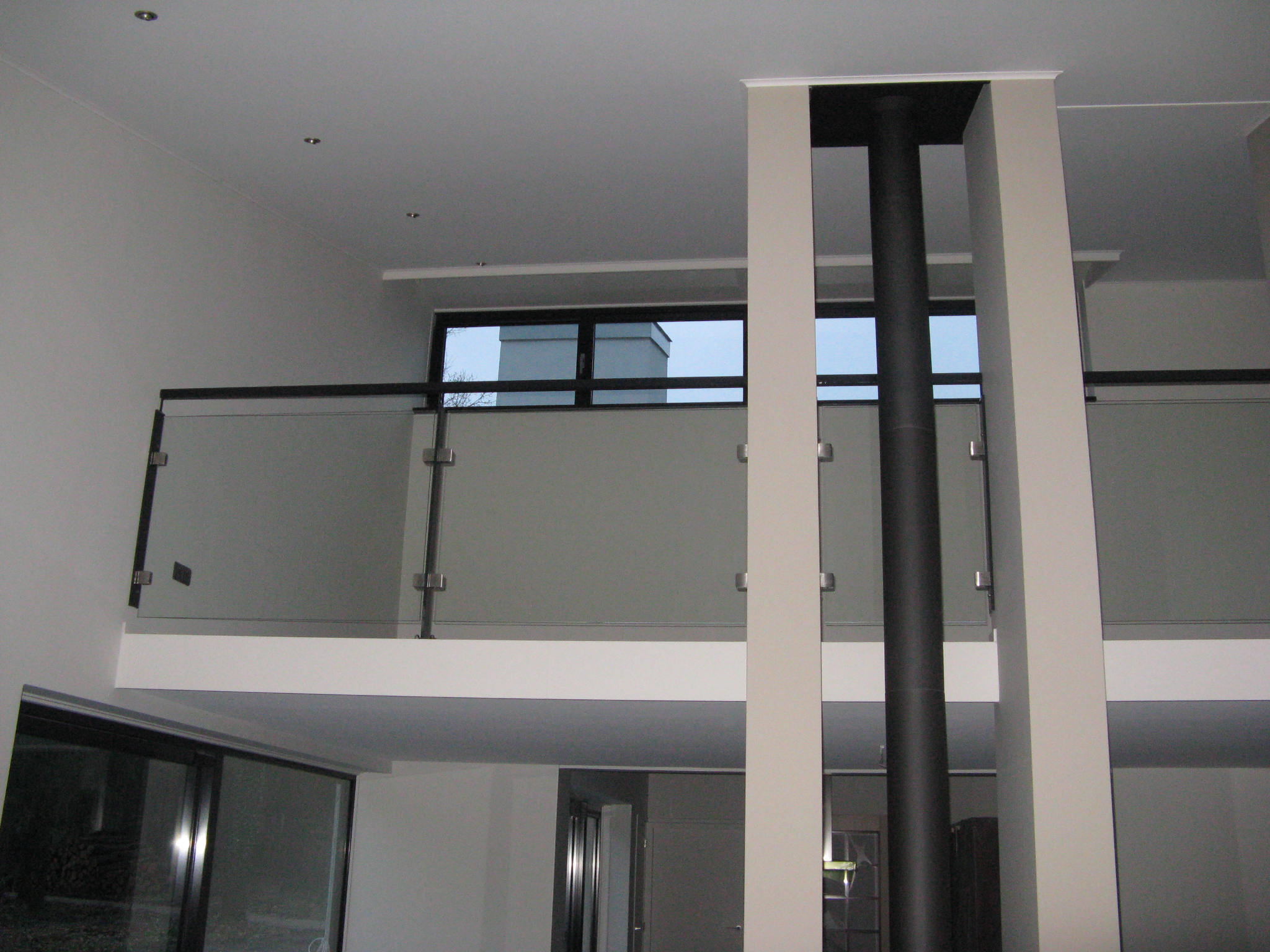 Eigentijds interieur met hoogwaardige afwerking en moderne details.