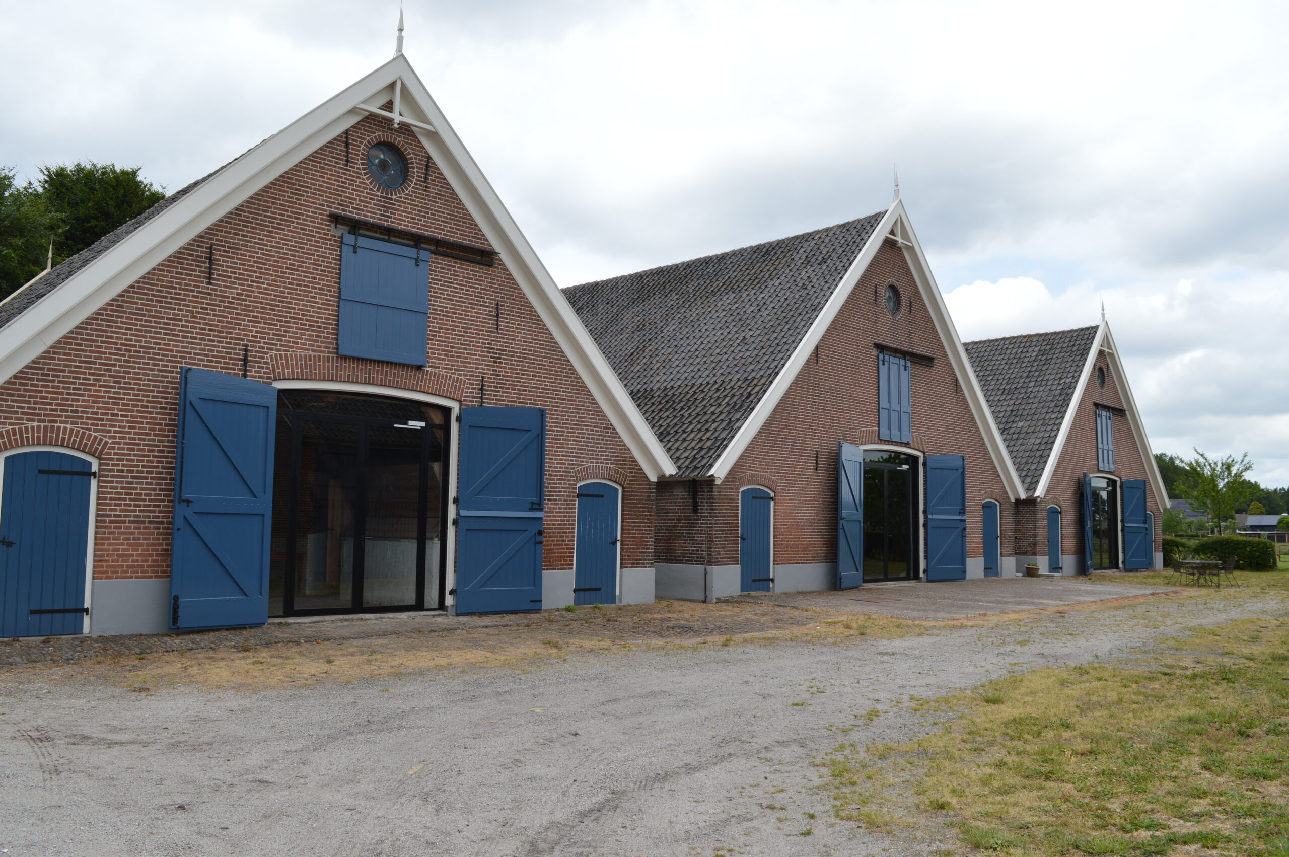 Monumentaal boerderijencomplex Erve IJzerman na restauratie.