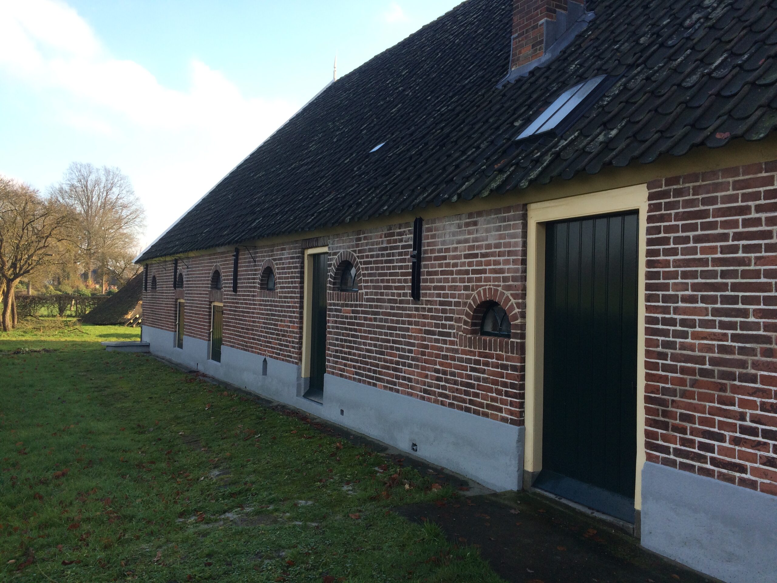 Monumentaal boerderijencomplex Erve IJzerman na restauratie.