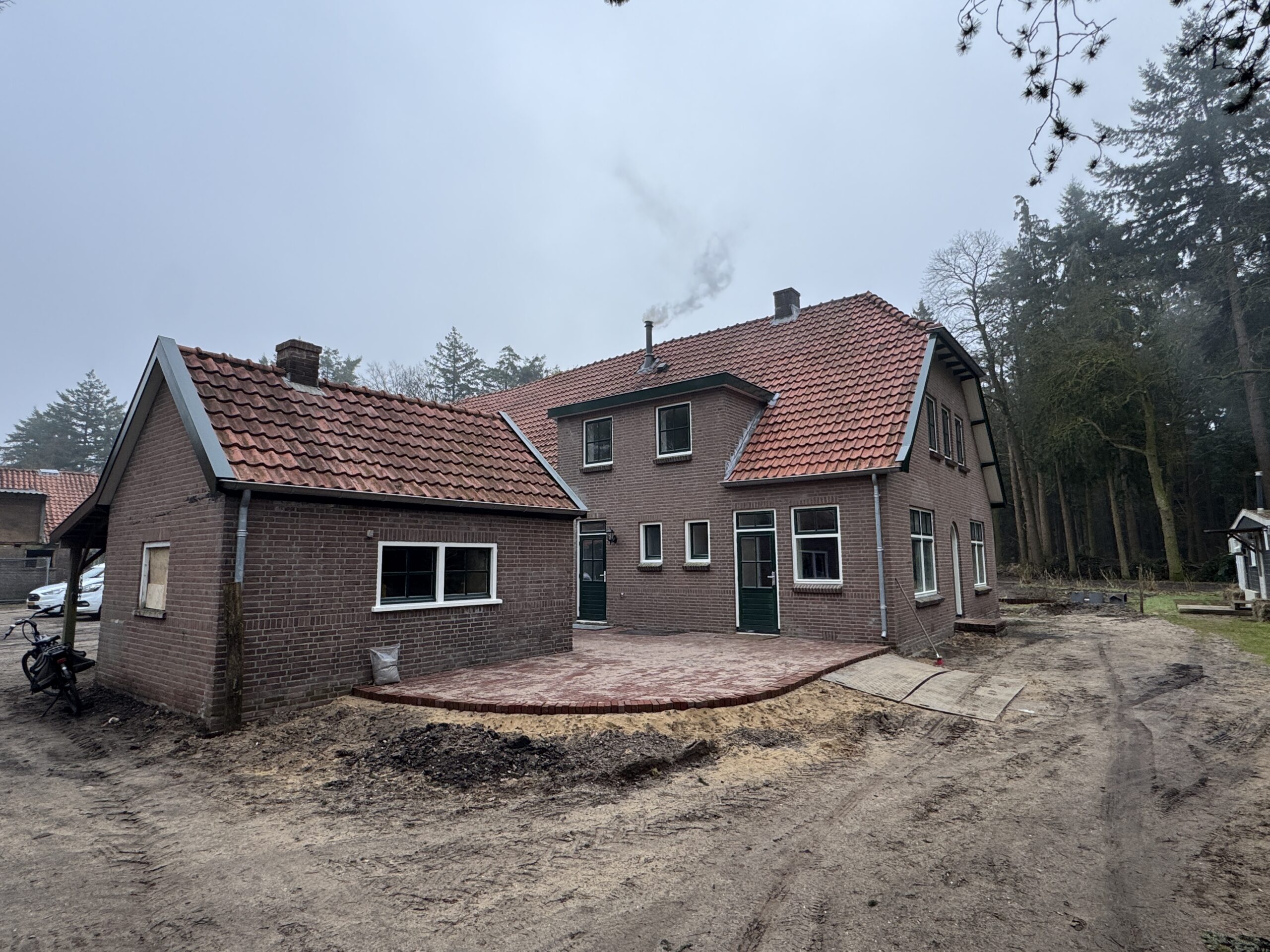 Gerestaureerde beheerderswoning op Landgoed Deelerwoud.