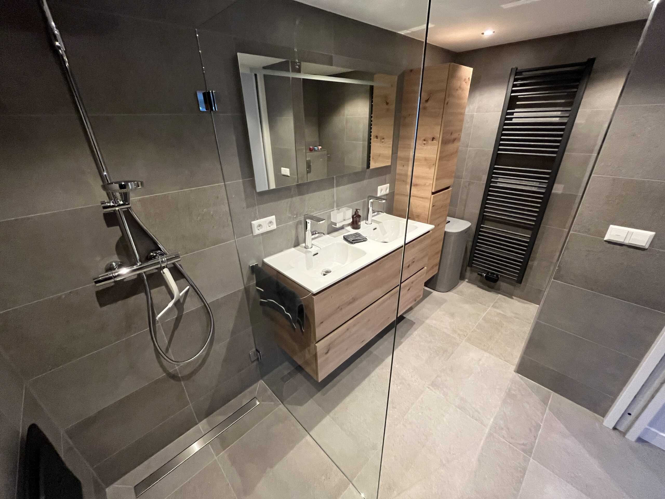 Nieuwe badkamer als onderdeel van de woninguitbreiding.